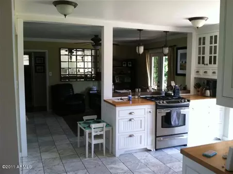 839 E Desert Park Ln, Phoenix, AZ 85020 photo 3