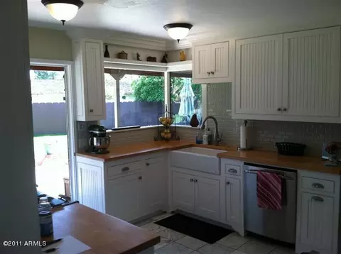 839 E Desert Park Ln, Phoenix, AZ 85020 photo 2