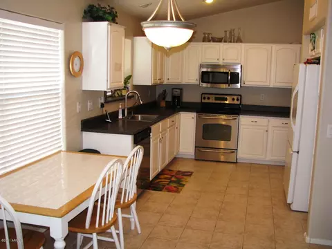 2276 S Bahama Dr, Gilbert, AZ 85295 photo 2