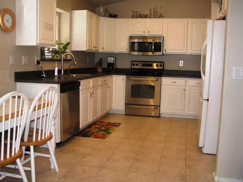 2276 S Bahama Dr, Gilbert, AZ 85295 photo 3