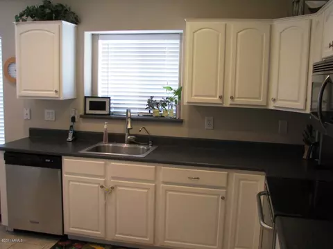 2276 S Bahama Dr, Gilbert, AZ 85295 photo 4