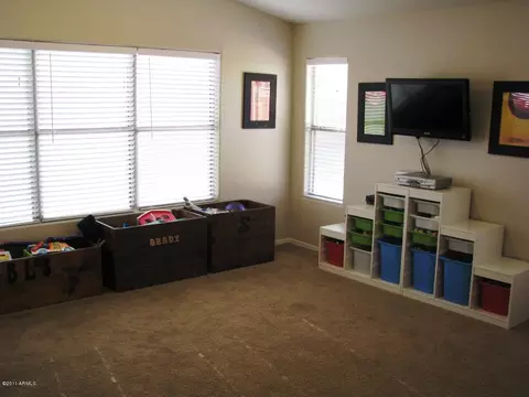 2276 S Bahama Dr, Gilbert, AZ 85295 photo 6