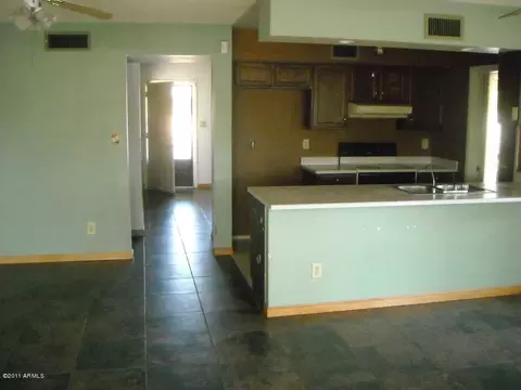 554 S 34th Pl, Mesa, AZ 85204 photo 3