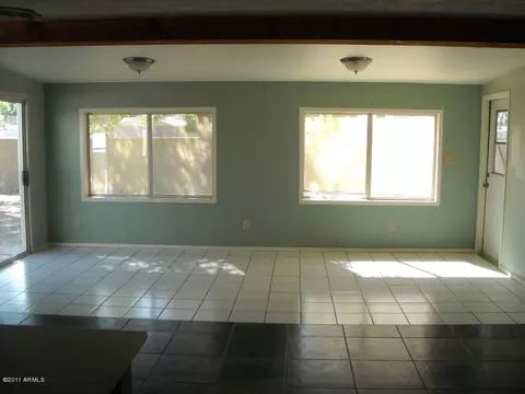 554 S 34th Pl, Mesa, AZ 85204 photo 4