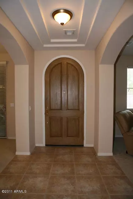3975 E Crest Ln, Phoenix, AZ 85050 photo 2