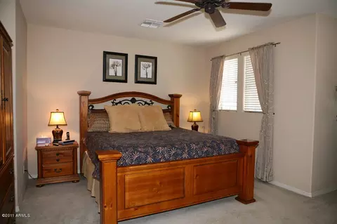 3975 E Crest Ln, Phoenix, AZ 85050 photo 3