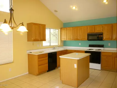 324 E Arabian Dr, Gilbert, AZ 85296 photo 3