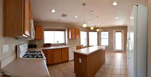 3433 E Francisco Dr, Phoenix, AZ 85042 photo 9