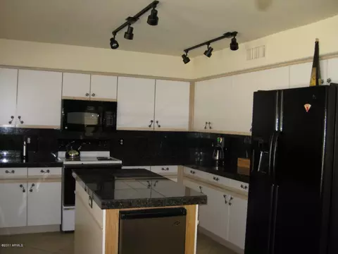 4564 E Michelle Dr, Phoenix, AZ 85032 photo 11