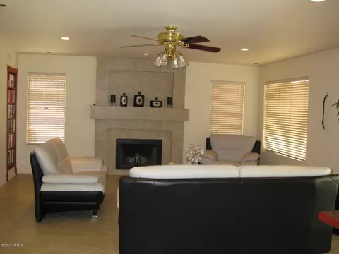 4564 E Michelle Dr, Phoenix, AZ 85032 photo 3