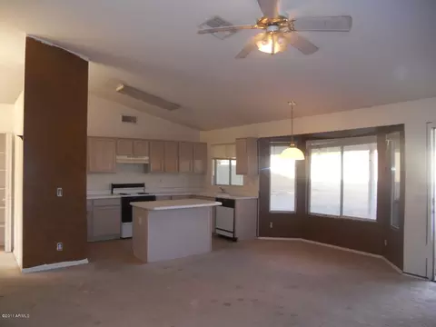 1040 S Wanda Dr, Gilbert, AZ 85296 photo 5