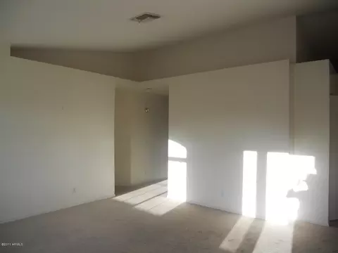1040 S Wanda Dr, Gilbert, AZ 85296 photo 2