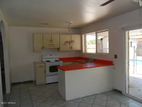 4407 E Nancy Ln, Phoenix, AZ 85042 photo 9
