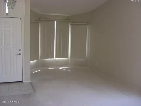 2207 S Peppertree Ct, Gilbert, AZ 85295 photo 2
