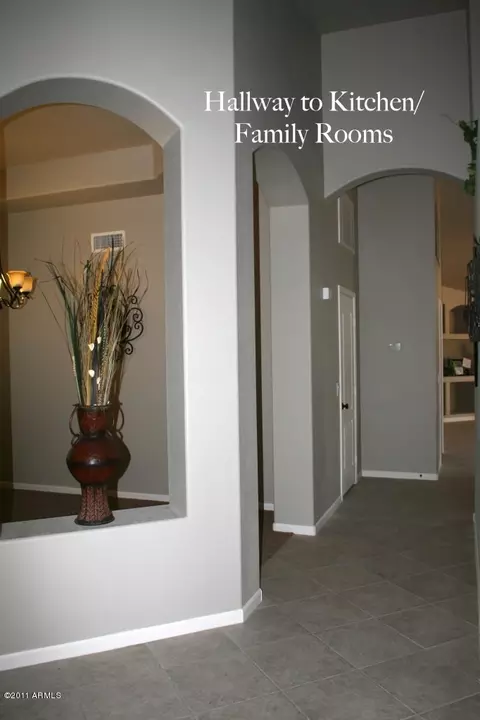 998 E Betsy Ln, Gilbert, AZ 85296 photo 5