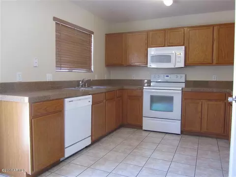 2023 E Robin Ln, Phoenix, AZ 85024 photo 5