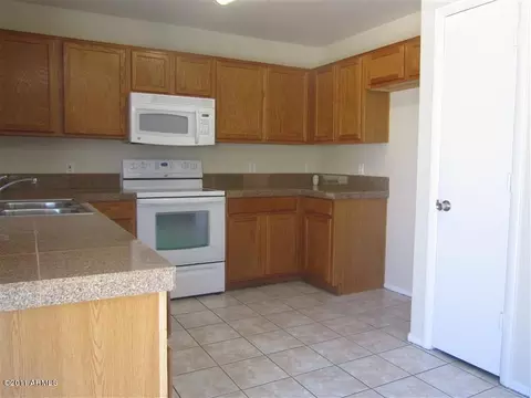 2023 E Robin Ln, Phoenix, AZ 85024 photo 6