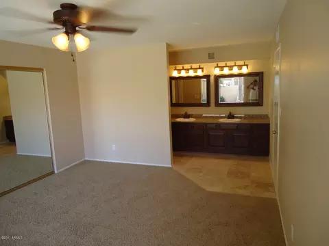 5203 E Tamblo Dr, Phoenix, AZ 85044 photo 4
