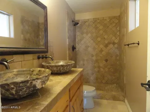 3122 E Claire Dr, Phoenix, AZ 85032 photo 8
