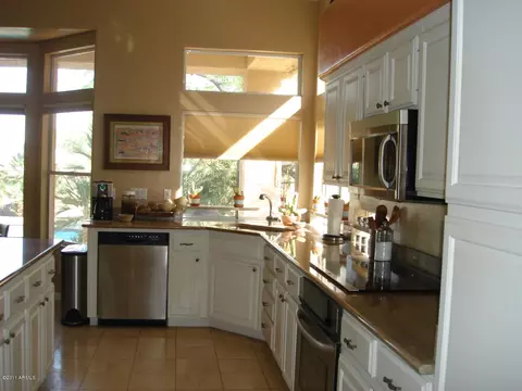1677 E Glenhaven Dr, Phoenix, AZ 85048 photo 4