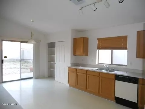 740 E Potter Dr, Phoenix, AZ 85024 photo 8
