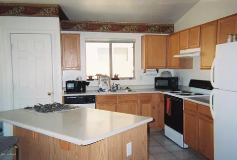 2728 E Branham Ln, Phoenix, AZ 85042 photo 4