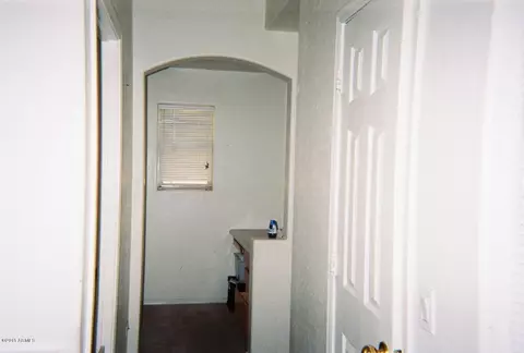 2728 E Branham Ln, Phoenix, AZ 85042 photo 5