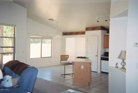 2728 E Branham Ln, Phoenix, AZ 85042 photo 2