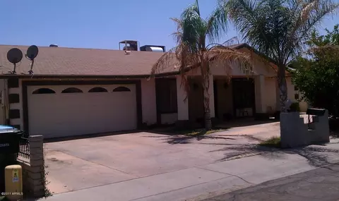 8523 W Mitchell Dr, Phoenix, AZ 85037 photo 2