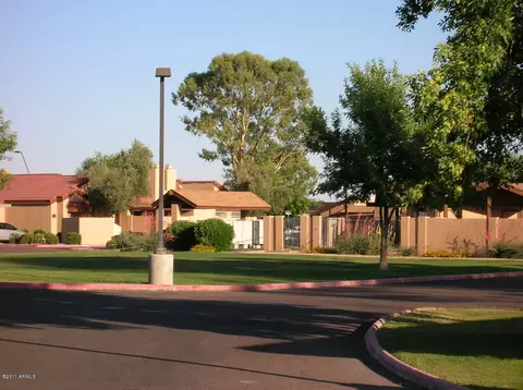 2124 E Center Ln #2, Tempe, AZ 85281 photo 4