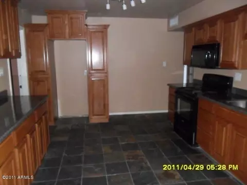 505 E Manhatton Dr, Tempe, AZ 85282 photo 4