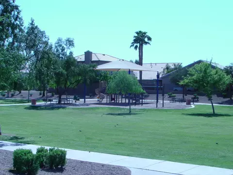341 E Catclaw Ct, Gilbert, AZ 85296 photo 3