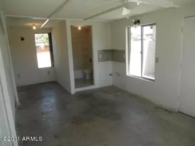 2033 N 39th Dr, Phoenix, AZ 85009 photo 6