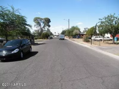 2033 N 39th Dr, Phoenix, AZ 85009 photo 3