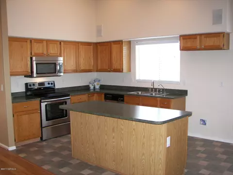 831 N Pheasant Dr, Gilbert, AZ 85234 photo 3