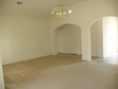825 E Hearn Rd, Phoenix, AZ 85022 photo 3