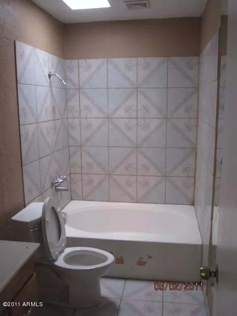 7530 W Mitchell Dr, Phoenix, AZ 85033 photo 8