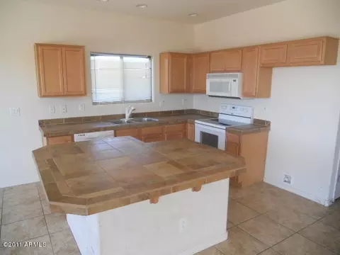 2093 E Greenlee Ave, Apache Junction, AZ 85119 photo 4