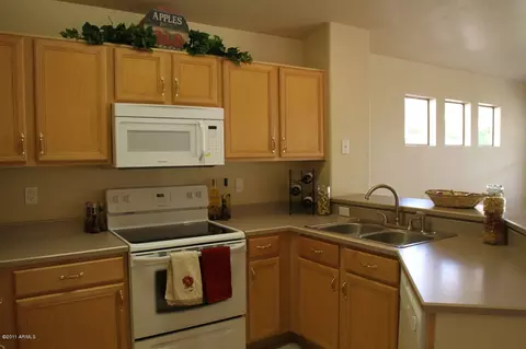 449 W Comstock Ct, Gilbert, AZ 85233 photo 8