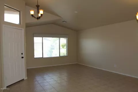 449 W Comstock Ct, Gilbert, AZ 85233 photo 5