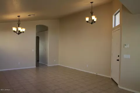 449 W Comstock Ct, Gilbert, AZ 85233 photo 6