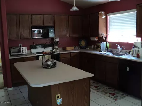 4225 E Graythorn Ave, Phoenix, AZ 85044 photo 7