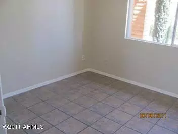 4428 E Maldonado Dr, Phoenix, AZ 85042 photo 5