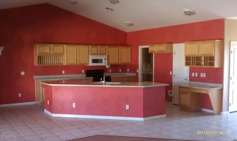 2915 E Superstition Dr, Gilbert, AZ 85297 photo 2