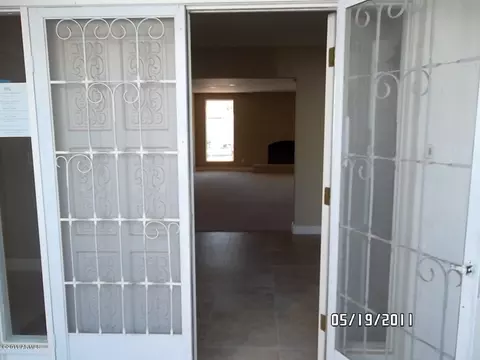 121 E Piping Rock Rd, Phoenix, AZ 85022 photo 2