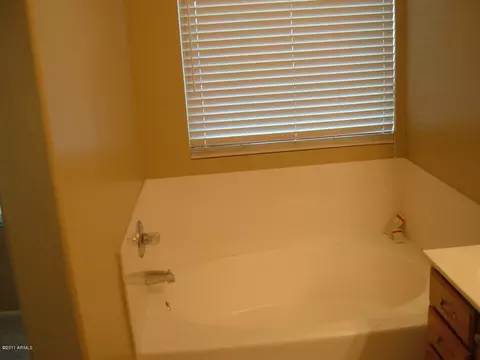 2072 E Saratoga St, Gilbert, AZ 85296 photo 3