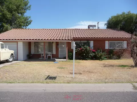 3914 W Cavalier Dr, Phoenix, AZ 85019 photo 1