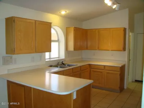 6857 E Lakeview Ave, Mesa, AZ 85209 photo 2