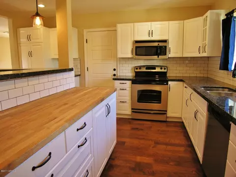 4015 Earll Dr, Phoenix, AZ 85018 photo 3