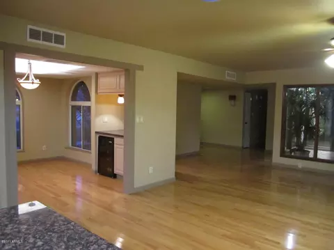 214 E Acapulco Ln, Phoenix, AZ 85022 photo 1